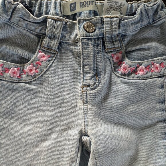 GAP KIDS - GIRL'S 4 EMBROIDERED JEANS - Picture 4 of 6